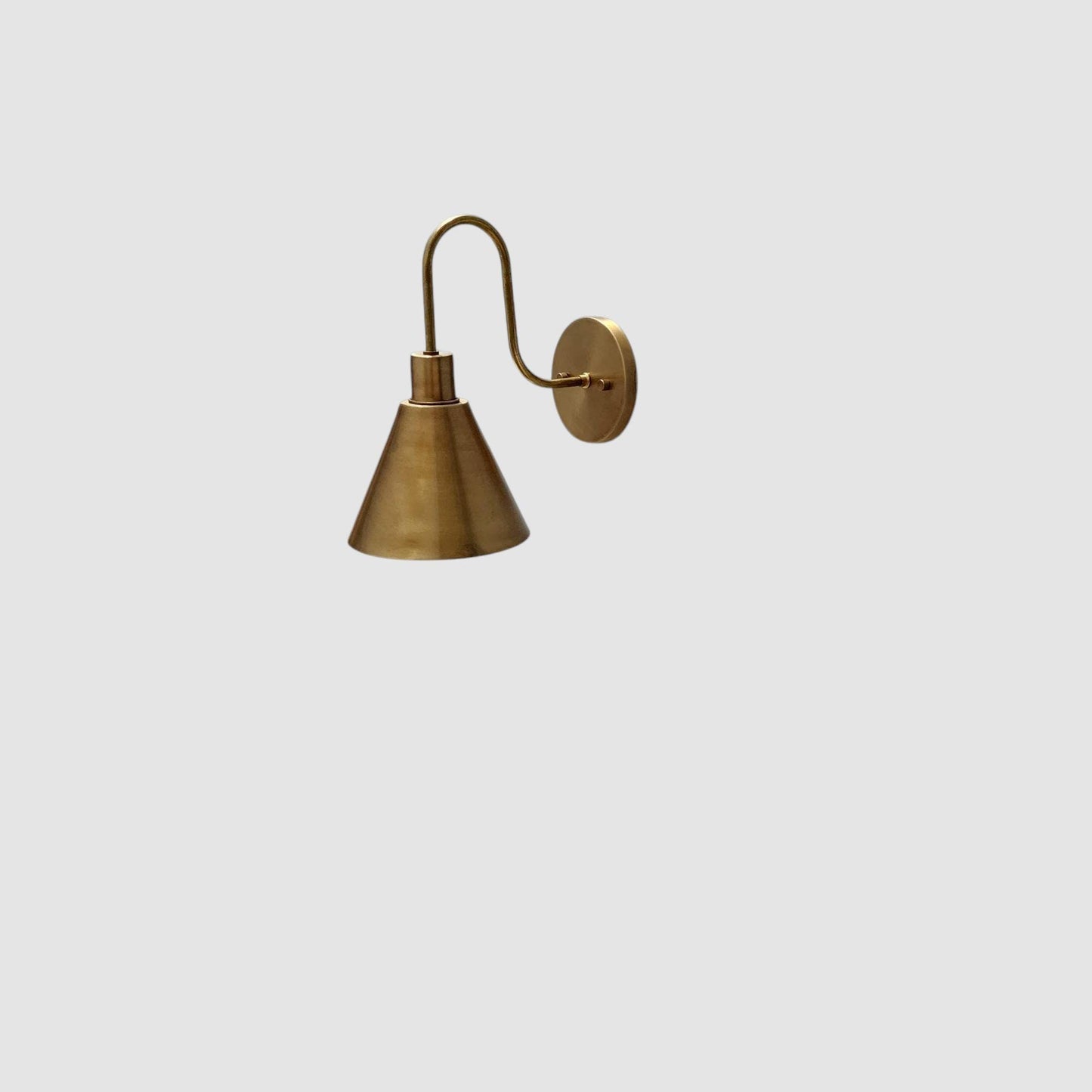 Elegant Mid-Century Brass Wall Lamp Handcrafted Brass Wall Sconce For Home Decor