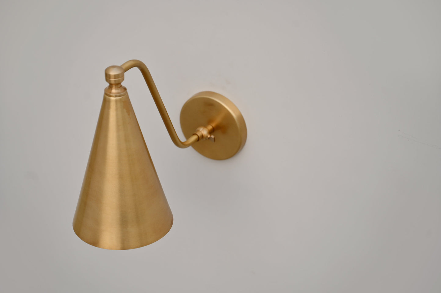 Elegant Handmade Brass Wall Lamp Timeless Illumination for Any Space