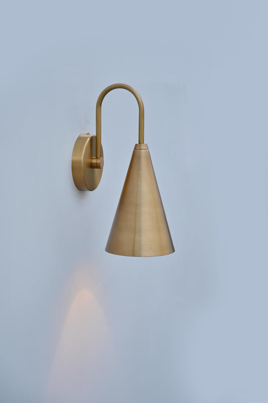 Mid-Century Brass Sconce – Adjustable Swing Arm Wall Light – Vintage Industrial Home Decor – Handcrafted Boho Bedroom Lighting
