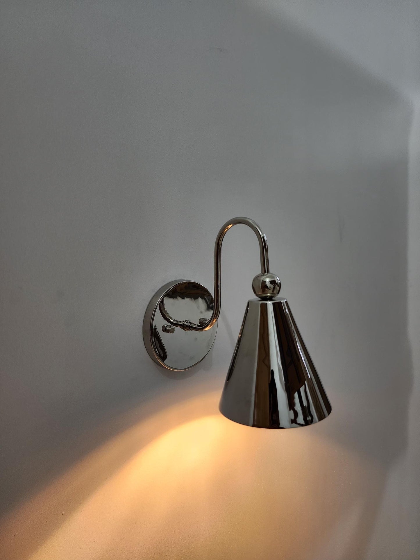 Handcrafted Single Light Mid-Century Brass  wall Lamp for Living Area, Unique Handmade Brass Wall Sconce light fixture
